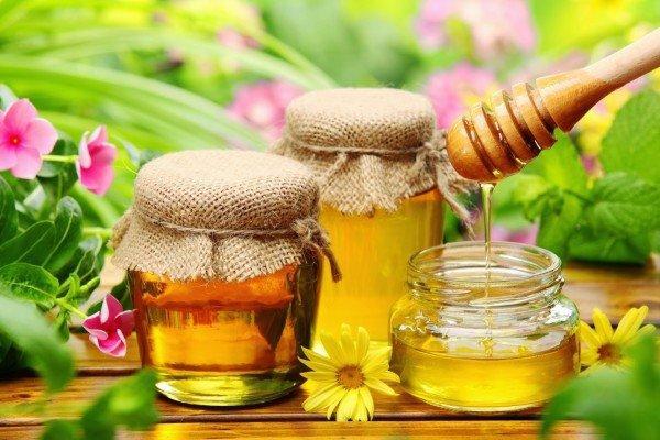 ترکیب سیاه دانه و عسل قادر به درمان بیماری کووید 19 است ترکیب سیاه دانه و عسل قادر به درمان بیماری کووید 19 است