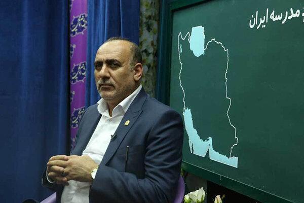 آموزش و پرورش از برگزیدگان جشنواره معلمان هنرمند حمایت می کند