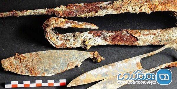 به طور اتفاقی دو قیچی تاریخی سالم در آلمان کشف شد به طور اتفاقی دو قیچی تاریخی سالم در آلمان کشف شد