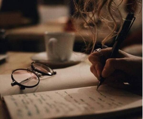 همه چیز از یادداشت خودکشی ام شروع شد ، من درباره این دست نوشته با کسی حرف نزدم