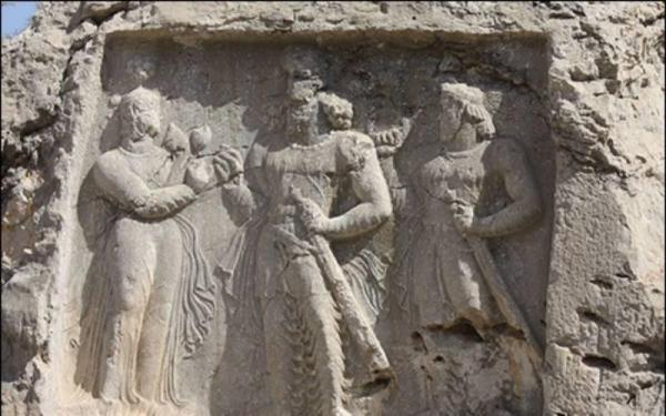 تصویر عاشقانه پادشاه ساسانی در کازرون!